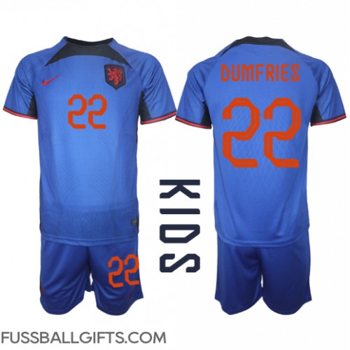 Niederlande Denzel Dumfries #22 Fußballbekleidung Auswärtstrikot Kinder WM 2022 Kurzarm (+ kurze hosen)